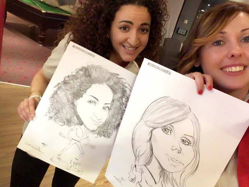 caricatures dans un restaurant